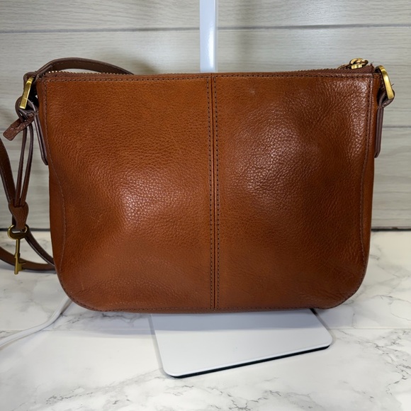 Fossil Tan Leather Crossbody Bag with Floral Charm - Picture 2 of 6